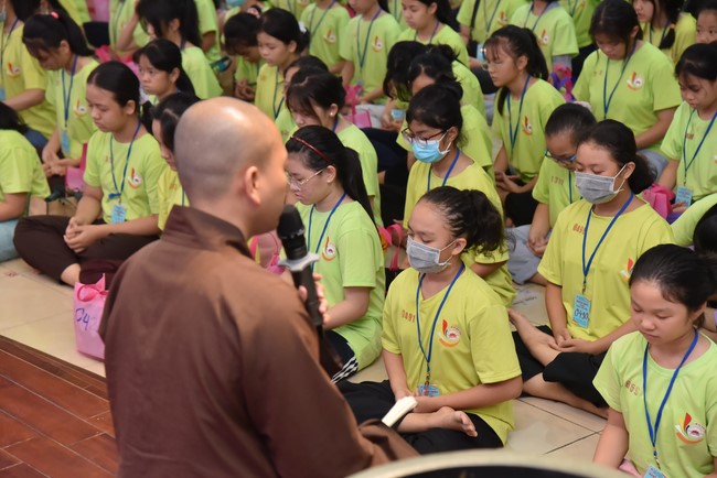 The third day of Temporary ordination retreat for Children in Summer