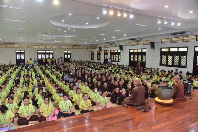 The third day of Temporary ordination retreat for Children in Summer