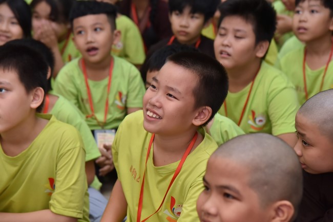 The third day of Temporary ordination retreat for Children in Summer