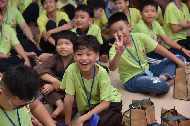 The third day of Temporary ordination retreat for Children in Summer