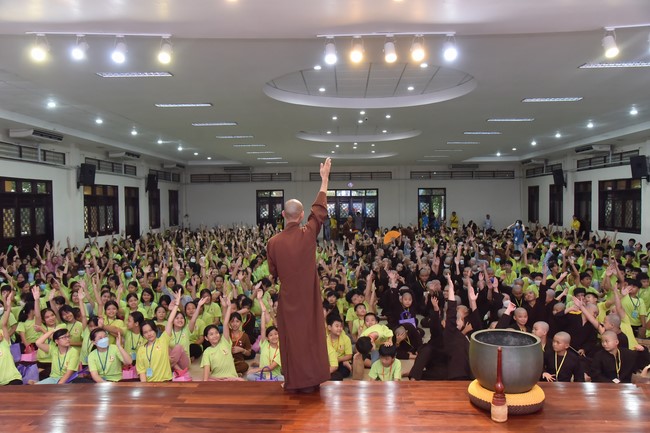 The third day of Temporary ordination retreat for Children in Summer