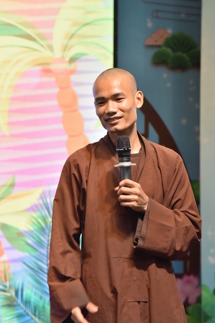 The third day of Temporary ordination retreat for Children in Summer