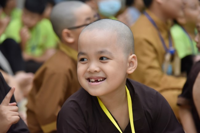 The third day of Temporary ordination retreat for Children in Summer