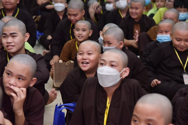 The third day of Temporary ordination retreat for Children in Summer