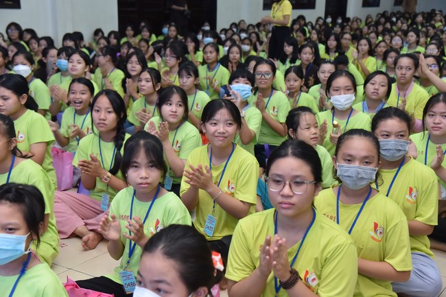 The third day of Temporary ordination retreat for Children in Summer