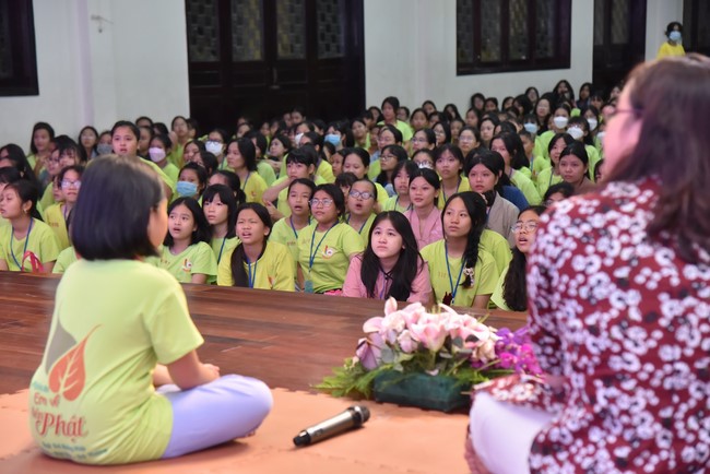 The fourth day of Temporary ordination retreat for Children in Summer