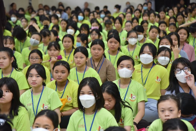 The fourth day of Temporary ordination retreat for Children in Summer