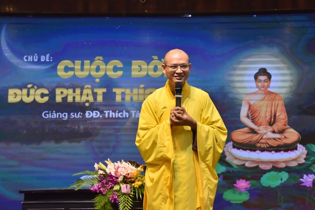 The fourth day of Temporary ordination retreat for Children in Summer