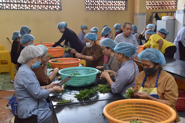 The fourth day of Temporary ordination retreat for Children in Summer