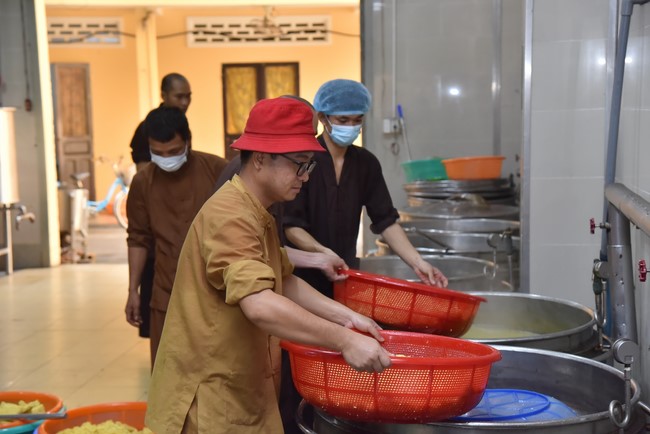 The fourth day of Temporary ordination retreat for Children in Summer