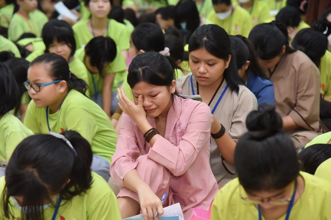 The fourth day of Temporary ordination retreat for Children in Summer