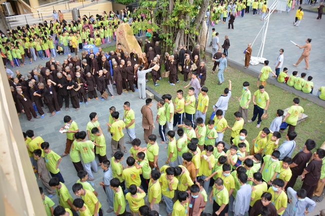 The fourth day of Temporary ordination retreat for Children in Summer