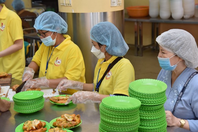 The fourth day of Temporary ordination retreat for Children in Summer