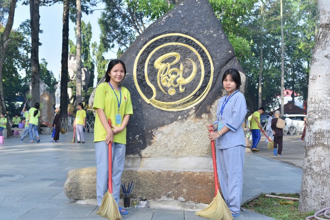 The fourth day of Temporary ordination retreat for Children in Summer