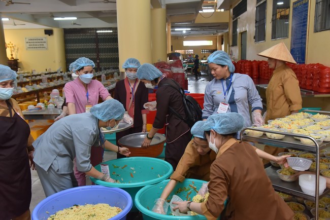 The fourth day of Temporary ordination retreat for Children in Summer