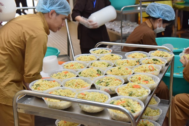 The fourth day of Temporary ordination retreat for Children in Summer