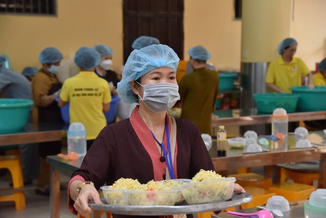 The fourth day of Temporary ordination retreat for Children in Summer