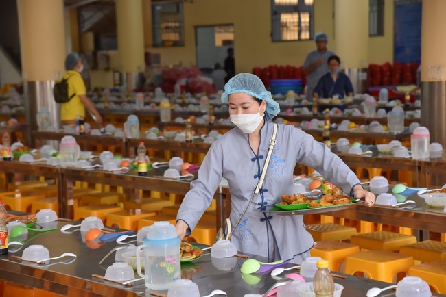 The fourth day of Temporary ordination retreat for Children in Summer