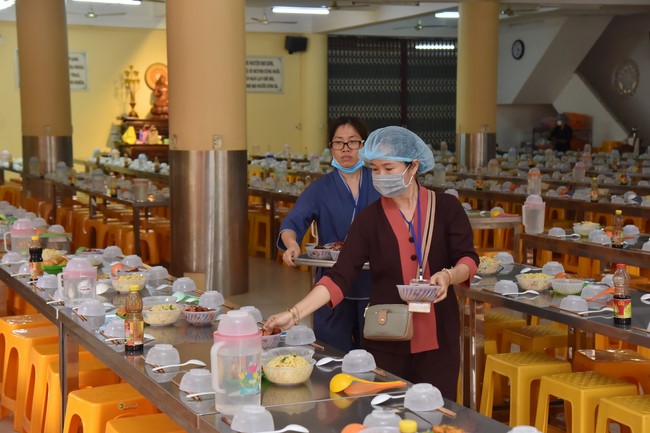 The fourth day of Temporary ordination retreat for Children in Summer