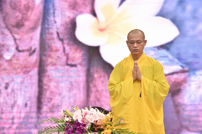 The fourth day of Temporary ordination retreat for Children in Summer