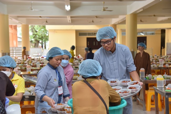 The fourth day of Temporary ordination retreat for Children in Summer