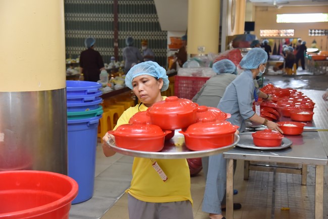 The fourth day of Temporary ordination retreat for Children in Summer