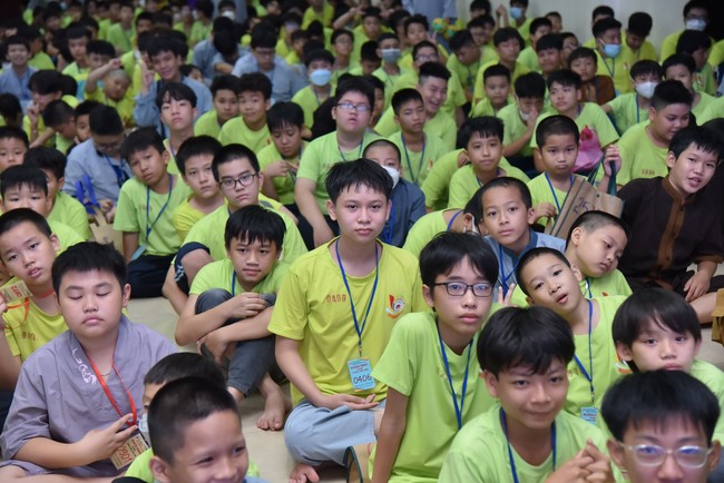 The fourth day of Temporary ordination retreat for Children in Summer