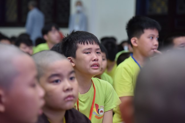 The fourth day of Temporary ordination retreat for Children in Summer