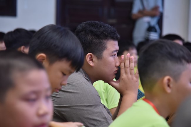 The fourth day of Temporary ordination retreat for Children in Summer