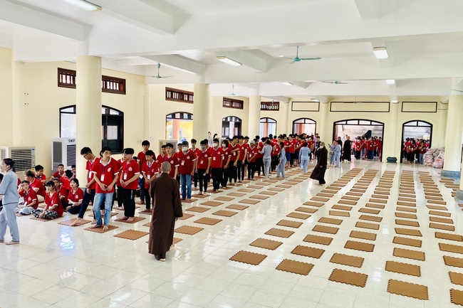 Opening the Summer Retreat at Tay Khanh Pagoda