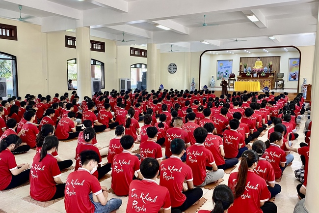 Opening the Summer Retreat at Tay Khanh Pagoda
