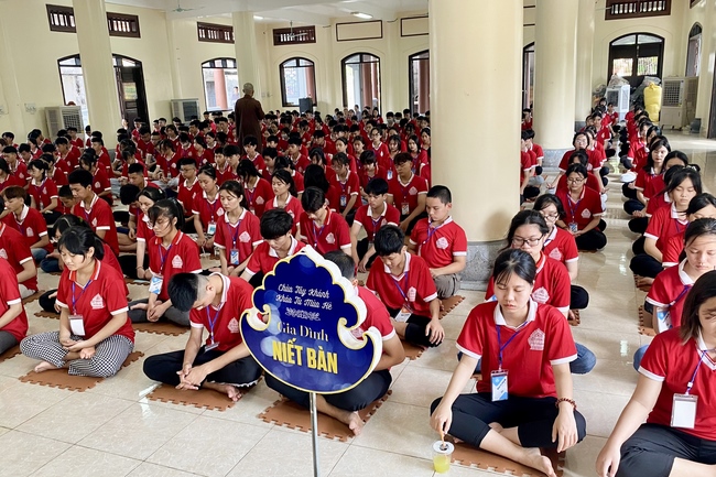 Opening the Summer Retreat at Tay Khanh Pagoda