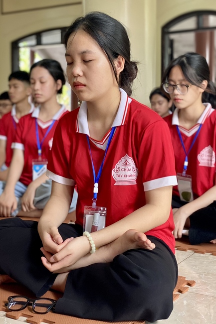 Opening the Summer Retreat at Tay Khanh Pagoda