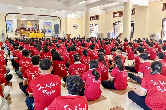 Opening the Summer Retreat at Tay Khanh Pagoda