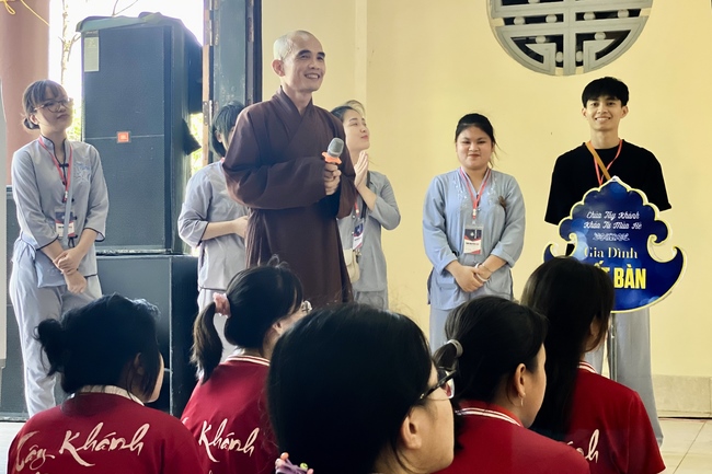 Opening the Summer Retreat at Tay Khanh Pagoda