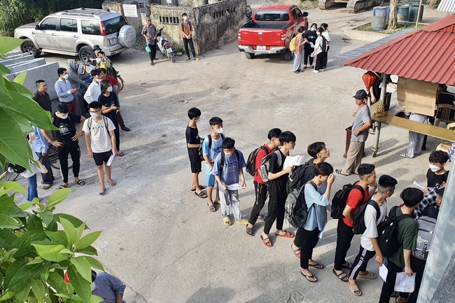 Opening the Summer Retreat at Tay Khanh Pagoda