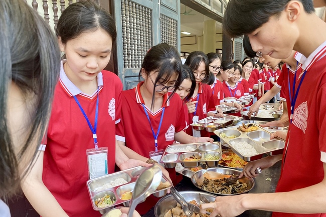 Opening the Summer Retreat at Tay Khanh Pagoda