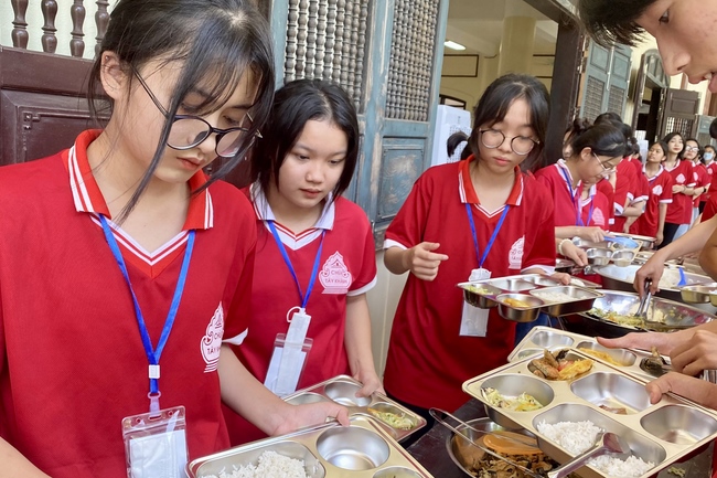 Opening the Summer Retreat at Tay Khanh Pagoda