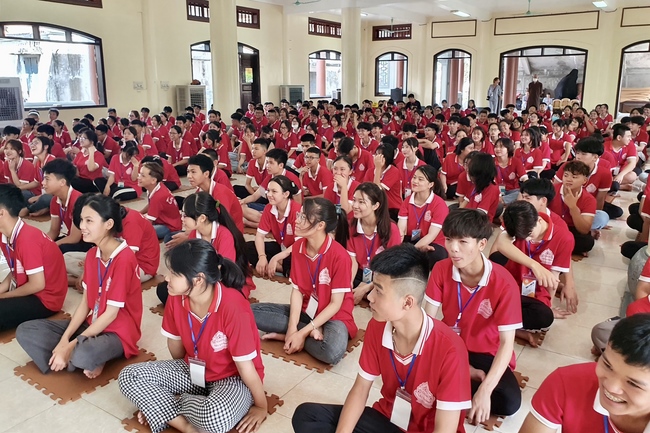 Opening the Summer Retreat at Tay Khanh Pagoda