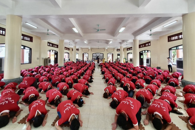 Opening the Summer Retreat at Tay Khanh Pagoda