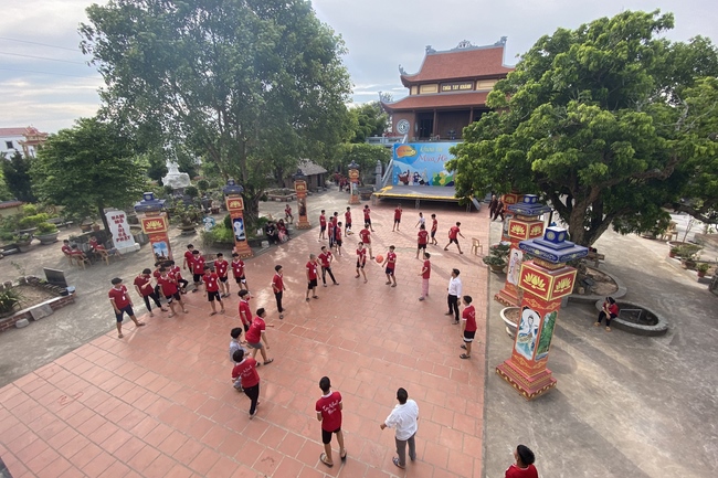 Opening the Summer Retreat at Tay Khanh Pagoda