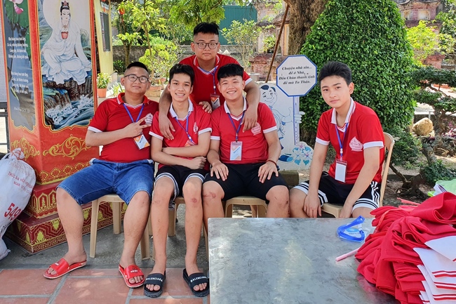 Opening the Summer Retreat at Tay Khanh Pagoda