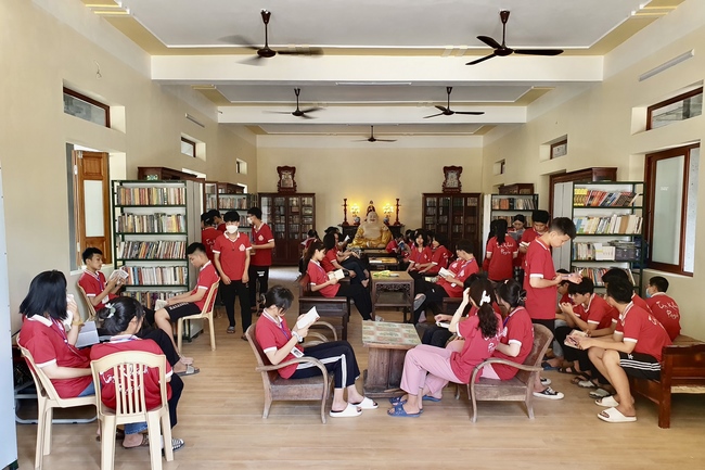 Opening the Summer Retreat at Tay Khanh Pagoda