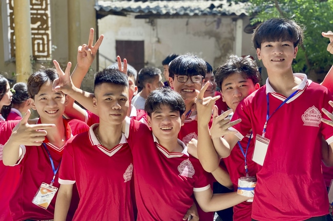 Opening the Summer Retreat at Tay Khanh Pagoda