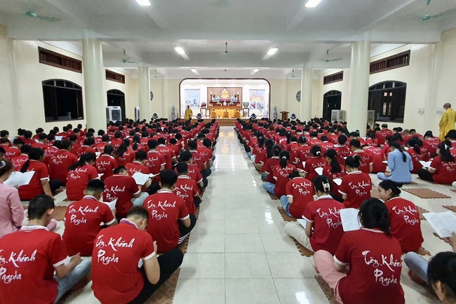 Opening the Summer Retreat at Tay Khanh Pagoda