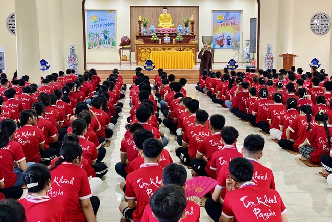 The 2nd day of Summer Retreat at Tay Khanh Pagoda