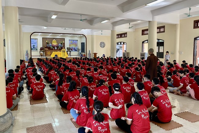 The 2nd day of Summer Retreat at Tay Khanh Pagoda