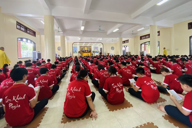 The 2nd day of Summer Retreat at Tay Khanh Pagoda