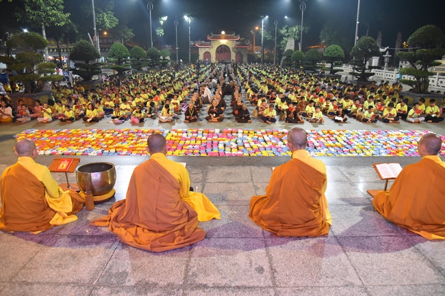 The fifth day of Temporary Ordination Retreat for Children in Summer