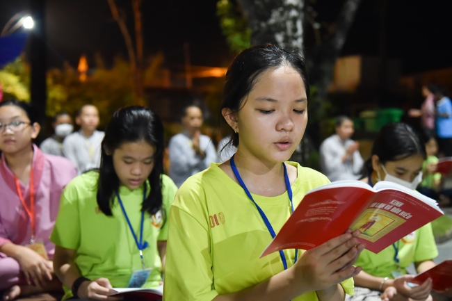 The fifth day of Temporary Ordination Retreat for Children in Summer